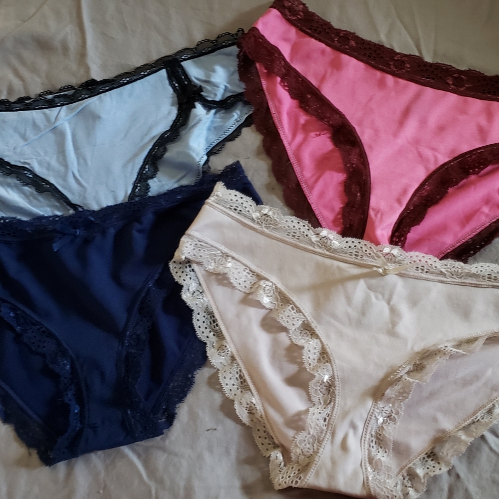 NWOT Ladies Panties - 5 Pair